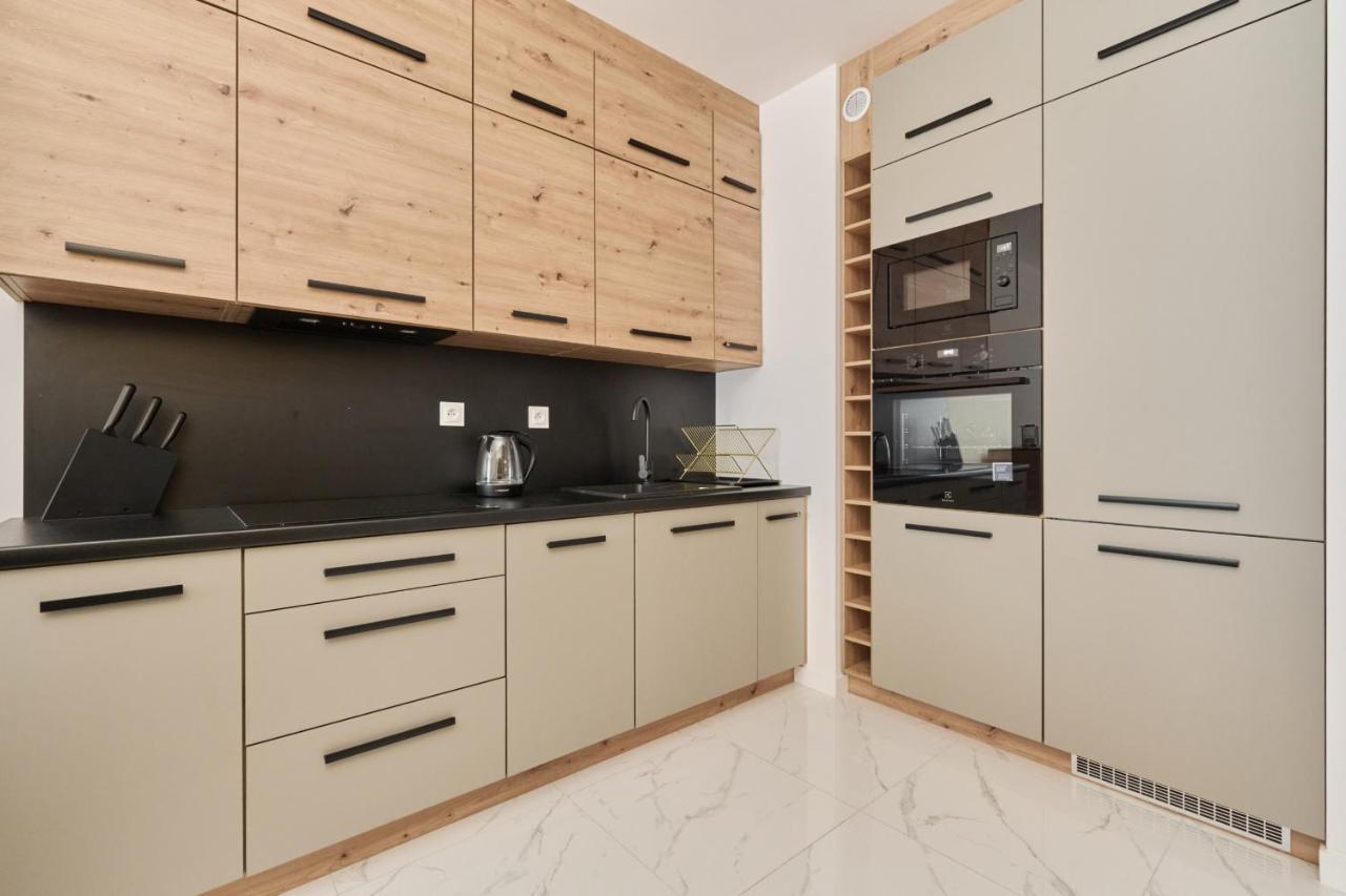 Nowoczesny Apartament Z Balkonem I Parkingiem W Centrum Wroclawia By Noclegi Renters ภายนอก รูปภาพ