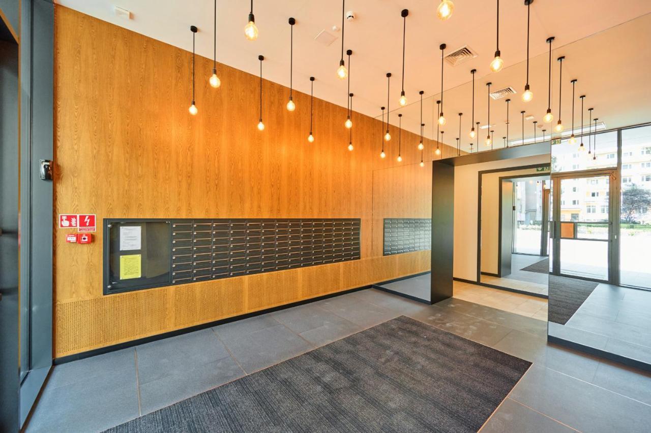 Nowoczesny Apartament Z Balkonem I Parkingiem W Centrum Wroclawia By Noclegi Renters ภายนอก รูปภาพ