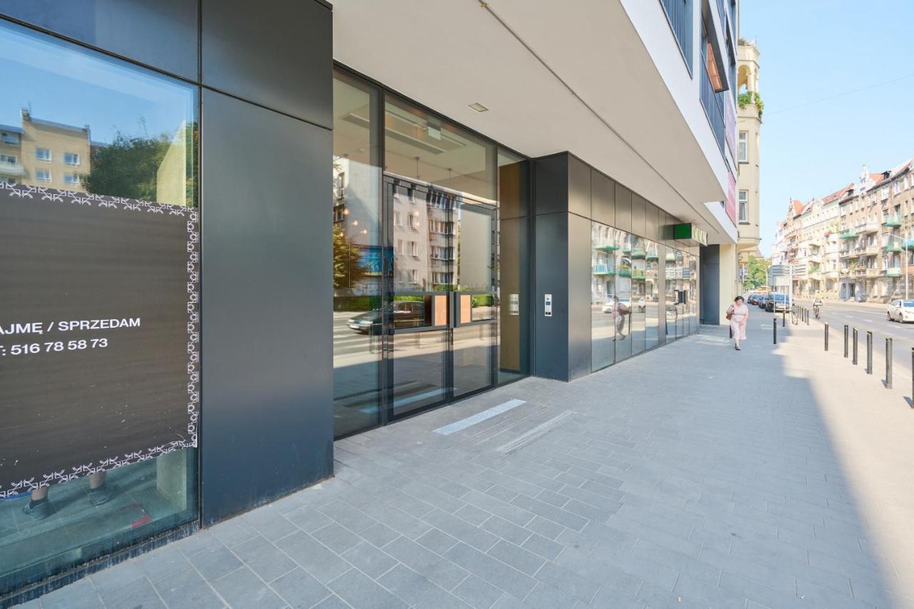 Nowoczesny Apartament Z Balkonem I Parkingiem W Centrum Wroclawia By Noclegi Renters ภายนอก รูปภาพ